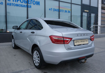 Подержанный автомобиль LADA (ВАЗ) Vesta Sedan 2019 года (3 фото)