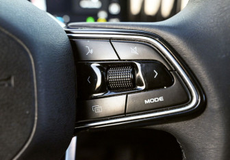 Подержанный автомобиль Geely Atlas 2024 года (14 фото)