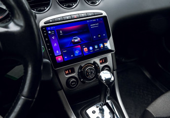 Подержанный автомобиль Peugeot 308 Hatchback 2012 года (12 фото)