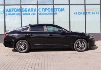 Подержанный автомобиль Kia K5 2022 года (6 фото)