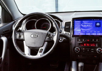 Подержанный автомобиль Kia Sorento 2010 года (19 фото)