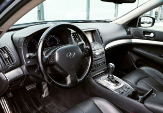 Подержанный автомобиль Infiniti G Sedan 2011 года (15 фото)