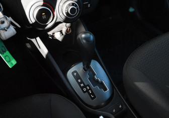 Подержанный автомобиль Kia Rio Sedan 2012 года (10 фото)