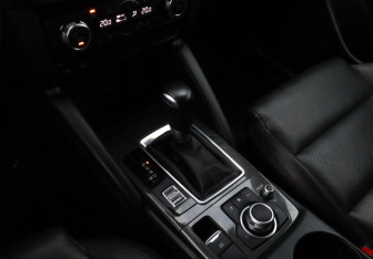 Подержанный автомобиль Mazda CX-5 2016 года (10 фото)