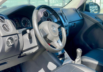 Подержанный автомобиль Volkswagen Tiguan 2011 года (9 фото)