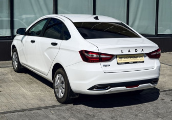 Подержанный автомобиль LADA (ВАЗ) Vesta Sedan 2023 года (3 фото)
