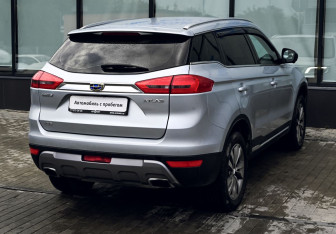 Подержанный автомобиль Geely Atlas 2019 года (5 фото)