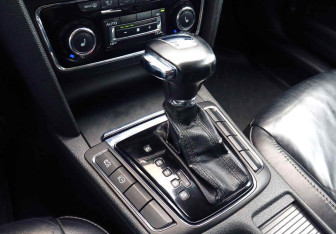 Подержанный автомобиль Skoda Superb Liftback 2011 года (15 фото)