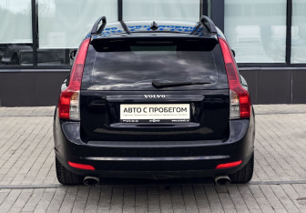 Подержанный автомобиль Volvo V50 2007 года (4 фото)