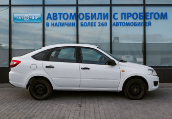 Подержанный автомобиль LADA (ВАЗ) Granta Liftback 2017 года (6 фото)