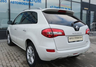 Подержанный автомобиль Renault Koleos 2011 года (3 фото)