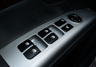 Подержанный автомобиль Hyundai Santa Fe 2006 года (10 фото)