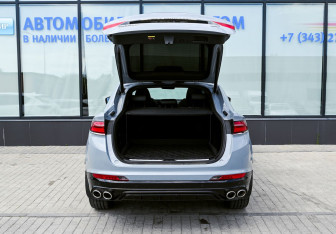 Подержанный автомобиль Geely Tugella 2023 года (20 фото)