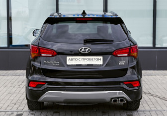 Подержанный автомобиль Hyundai Santa Fe 2017 года (4 фото)