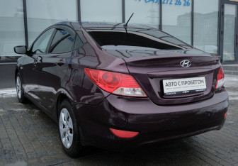 Подержанный автомобиль Hyundai Solaris Sedan 2013 года (3 фото)