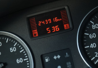 Подержанный автомобиль Renault Logan Sedan 2013 года (14 фото)