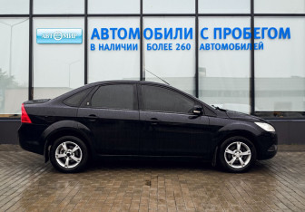 Подержанный автомобиль Ford Focus Sedan 2008 года (6 фото)