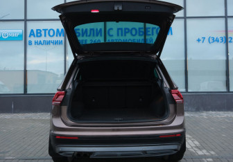 Подержанный автомобиль Volkswagen Tiguan 2017 года (21 фото)
