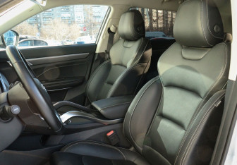 Подержанный автомобиль Geely Atlas Pro 2022 года (17 фото)