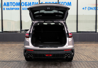 Подержанный автомобиль Geely Coolray 2020 года (21 фото)