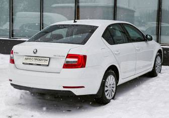 Подержанный автомобиль Skoda Octavia Liftback 2018 года (5 фото)