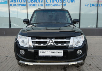 Подержанный автомобиль Mitsubishi Pajero 2013 года (8 фото)