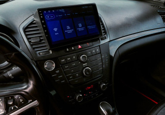 Подержанный автомобиль Opel Insignia Sedan 2013 года (10 фото)