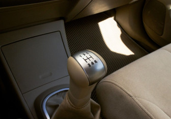 Подержанный автомобиль Nissan Tiida Hatchback 2007 года (12 фото)