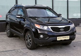 Подержанный автомобиль Kia Sorento 2011 года (7 фото)