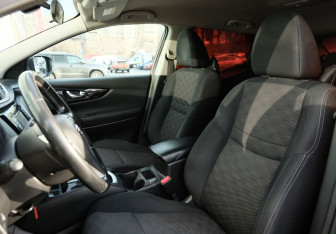 Подержанный автомобиль Nissan Qashqai 2014 года (17 фото)