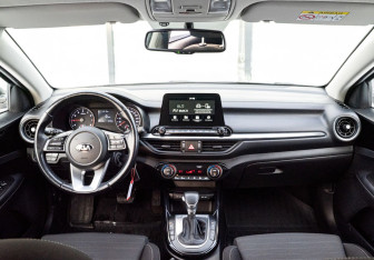 Подержанный автомобиль Kia Cerato Sedan 2018 года (12 фото)