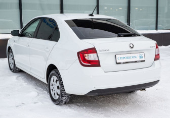 Подержанный автомобиль Skoda Rapid Liftback 2019 года (3 фото)