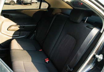 Подержанный автомобиль Chevrolet Aveo Sedan 2013 года (15 фото)