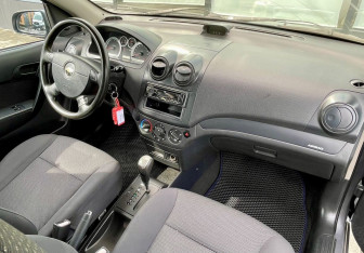 Подержанный автомобиль Chevrolet Aveo Sedan 2007 года (10 фото)