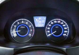 Подержанный автомобиль Hyundai Solaris Sedan 2013 года (18 фото)