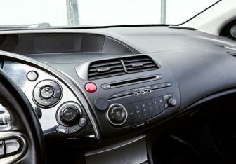 Подержанный автомобиль Honda Civic Hatchback 2008 года (10 фото)