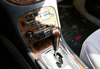 Подержанный автомобиль Peugeot 607 2000 года (10 фото)