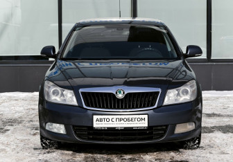 Подержанный автомобиль Skoda Octavia Liftback 2011 года (8 фото)