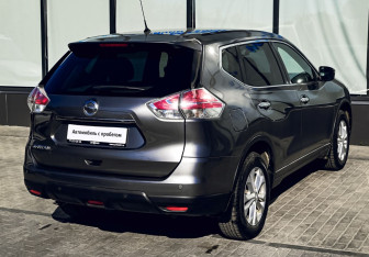 Подержанный автомобиль Nissan X-Trail 2016 года (5 фото)