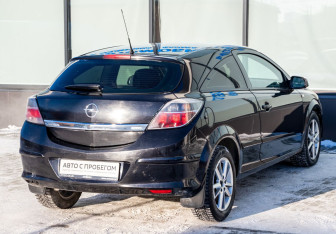 Подержанный автомобиль Opel Astra Hatchback 2008 года (5 фото)