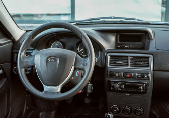 Подержанный автомобиль LADA (ВАЗ) Priora Sedan 2014 года (11 фото)