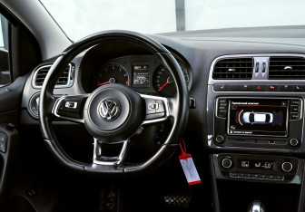 Подержанный автомобиль Volkswagen Polo Sedan 2019 года (19 фото)