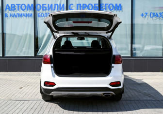 Подержанный автомобиль Kia Sorento 2018 года (21 фото)