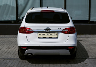 Подержанный автомобиль Brilliance V5 2014 года (4 фото)