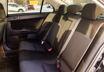 Подержанный автомобиль Mitsubishi Lancer Sedan 2008 года (18 фото)