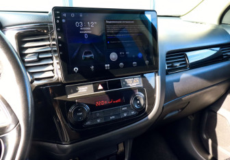 Подержанный автомобиль Mitsubishi Outlander 2019 года (11 фото)