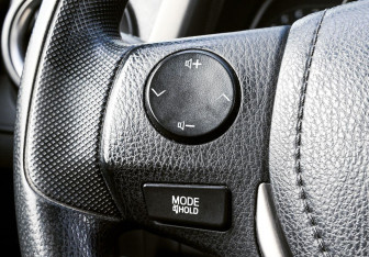 Подержанный автомобиль Toyota RAV4 2015 года (14 фото)