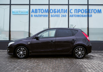 Подержанный автомобиль Hyundai i30 Hatchback 2010 года (2 фото)