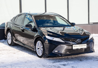 Подержанный автомобиль Toyota Camry Sedan 2018 года (7 фото)
