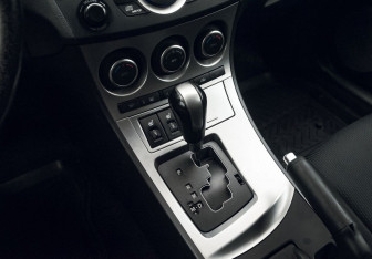 Подержанный автомобиль Mazda 3 Hatchback 2011 года (13 фото)